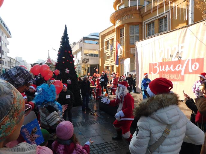 LOZNICA - Deda Mraz žongler.JPG