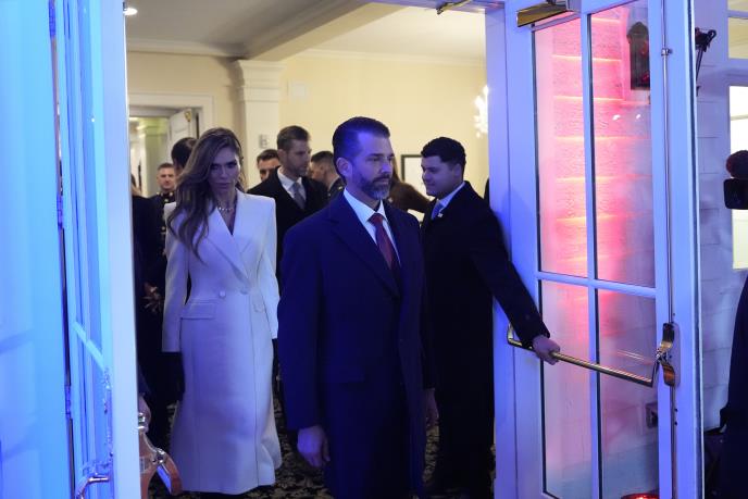 x01 AP Alex Brandon.jpg