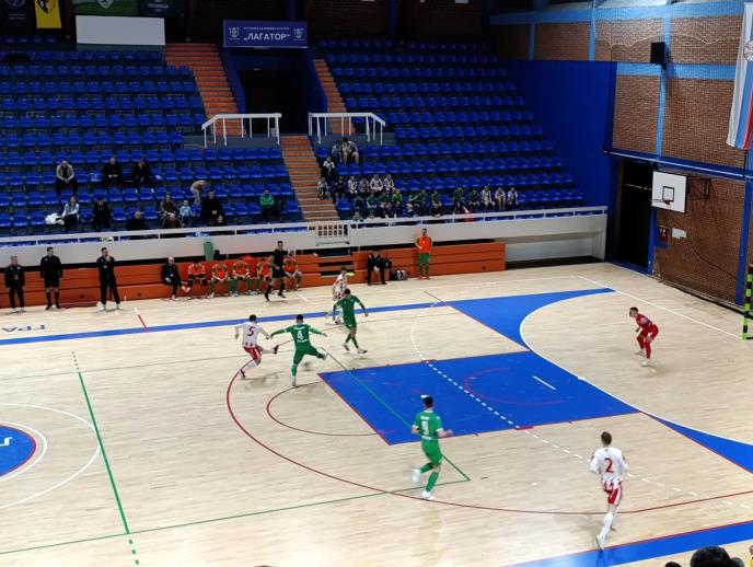 LOZNICA - Domaćin brani pehar.jpg