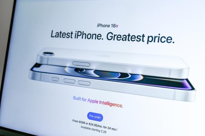 Apple iPhone 16e 002.jpg