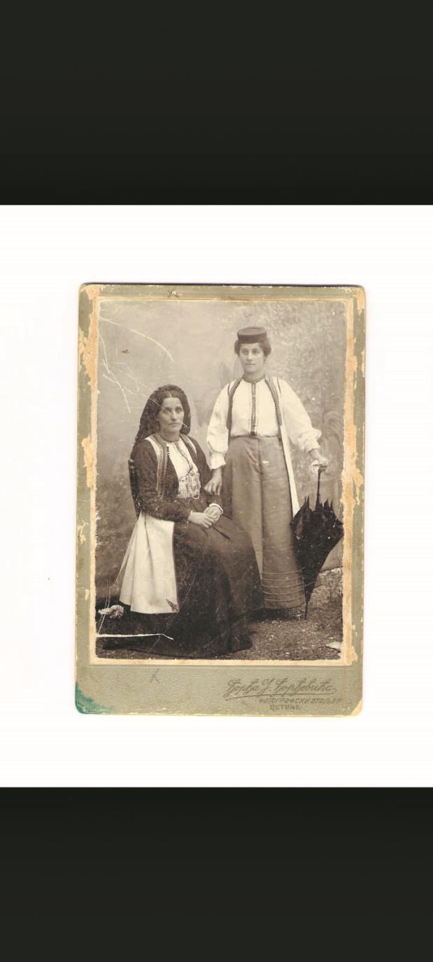 0801 ljubinka vuckovic privatna arhiva (3).jpg