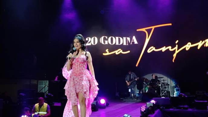 Tanja Savić napravila spektakl