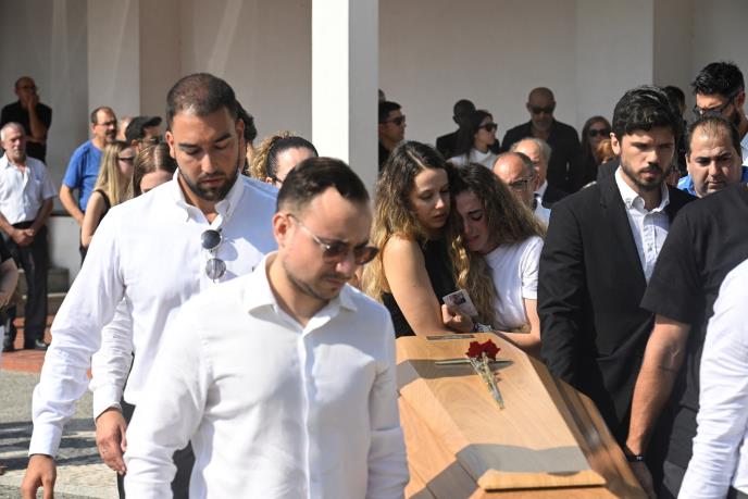 Diogo Žota, supruga na sahrani