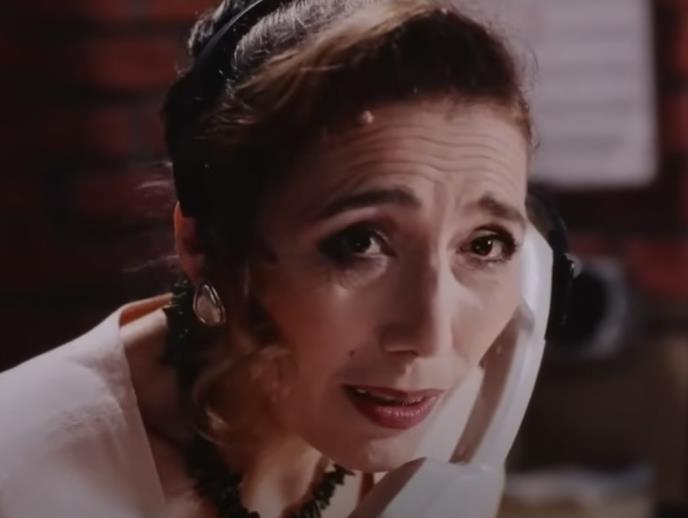 Dobrila Ćirković u filmu Tri palme za dve bitange i ribicu