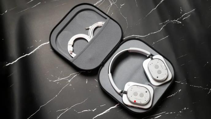 Headphone 1 (10).jpg