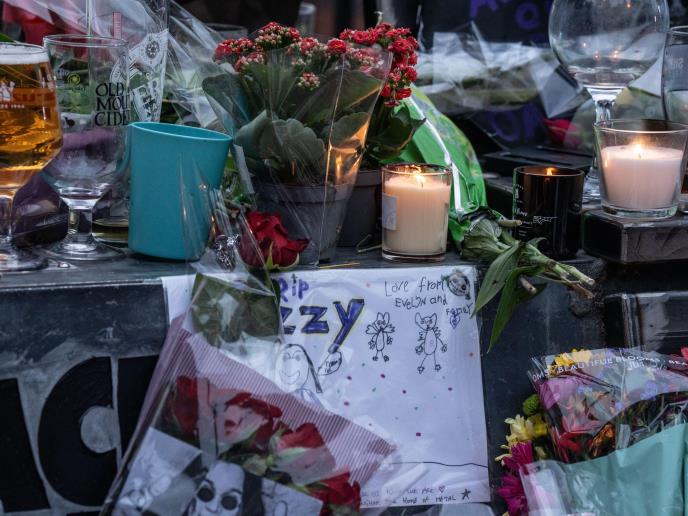 Fanovi se opraštaju od Ozija Ozborna profimedia-1025065028.jpg