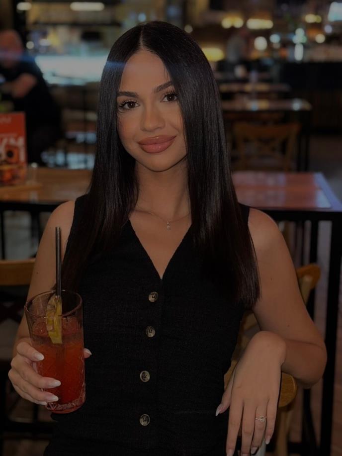 Amina Smajić, verenica Džanana Muse