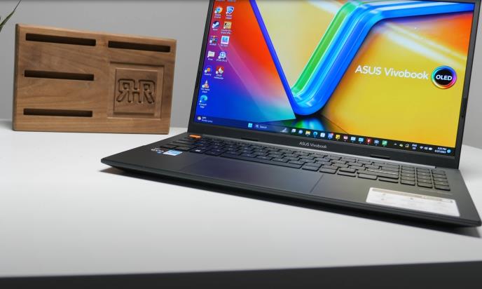 Asus Vivobook S15 OLED yt (2).jpg