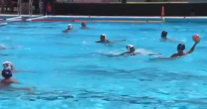 Pucnjava na vaterpolo meču