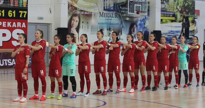 Ženska futsal reprezentacija Srbije 2.jpg