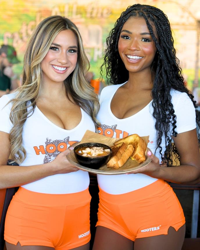 Devojke iz restorana Huters