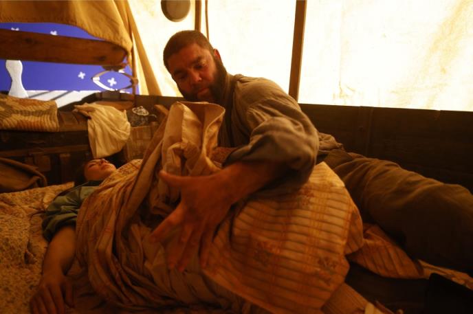 Devyn LaBella u ulozi kaskaderke tokom snimanja.