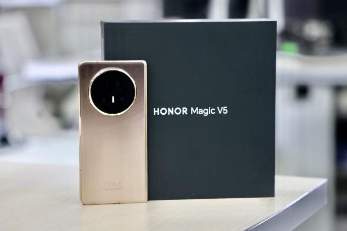 Honor Magic V5 (1).jpeg