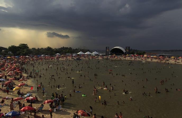 brazil-rio-de-zaneiro-plaza-rojters.jpg