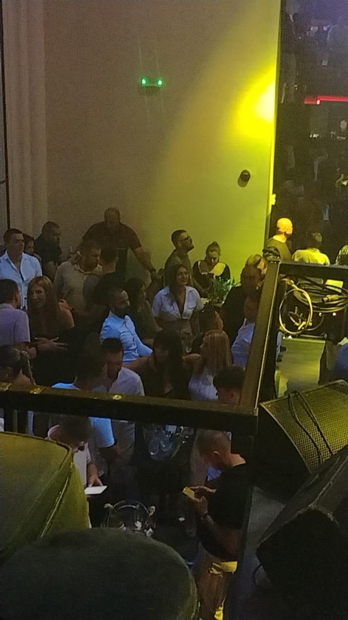 Paparaco Miljana Kulić u provodu