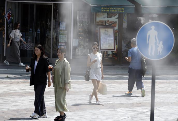 x12 EPA Franck Robichon.jpg