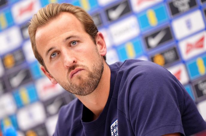 Hari Kejn na konferenciji za medije pred meč Srbije i Engleske