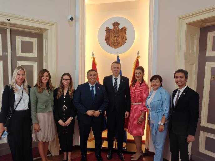 Ambasador Indonezije sa rukovodstvom grada Kruševca.jpg