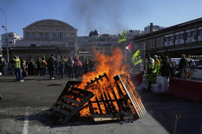 trump AP Michel Euler copy.jpg