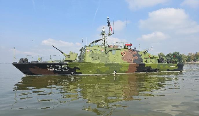 Rečni višenamenski brod tipa 331.jpg