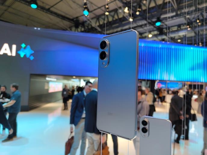 Galaxy S25 Edge (1).jpg