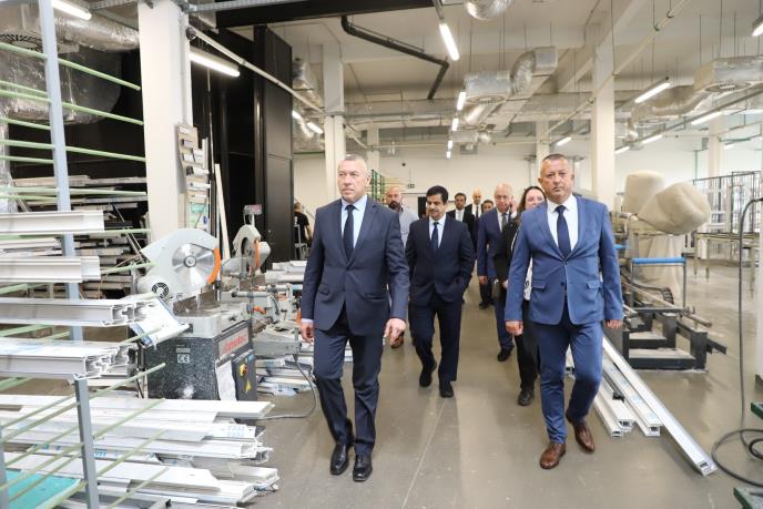 FOTO Uprava za izvršenje krivičnih sankcija, direktor Uprave Dejan Carević i upravnik KPZ Pančevo Dejan Bakić, pogon PVC stolarije.jpg