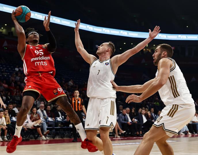 Čima Moneke na utakmici protiv Dubaija