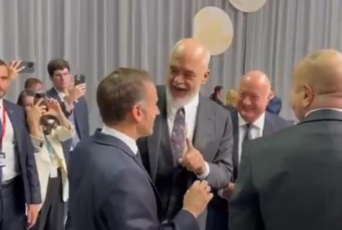 2025-10-02 12_44_27-Special Kherson Cat 🐈🇺🇦 on X_ _The Prime Minister of Albania came up to Macro.png