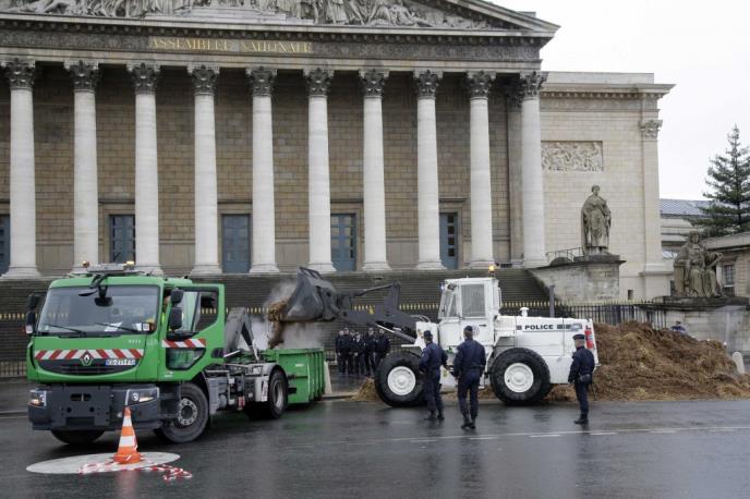 djubrivo-parlament-pariz.jpg