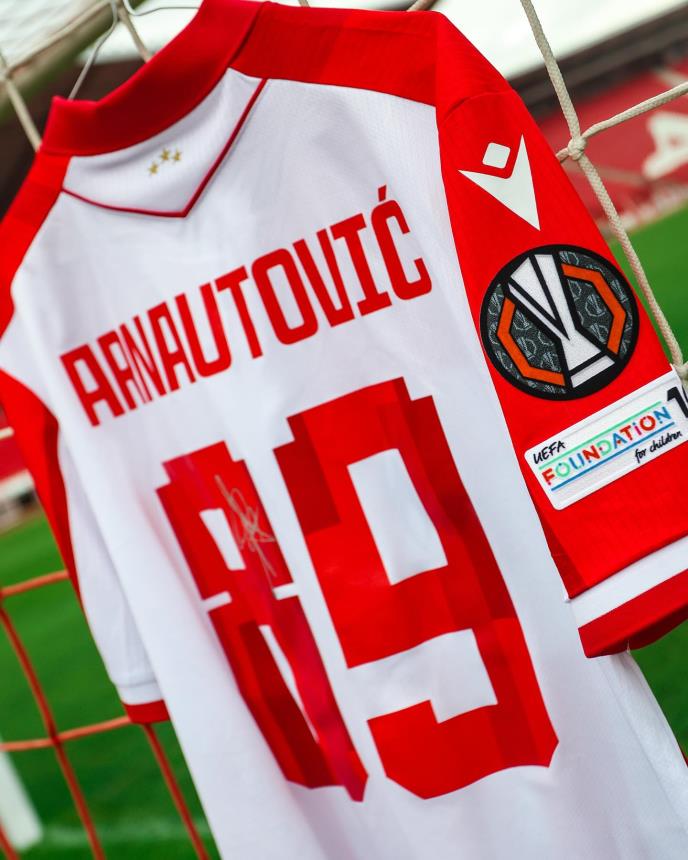 Dres Marka Arnautovića koji je prodat u humanitarne svrhe