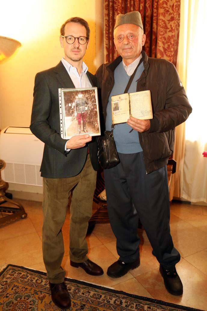 Beli dvor, Gvozdeni puk i Igrište (53).jpg