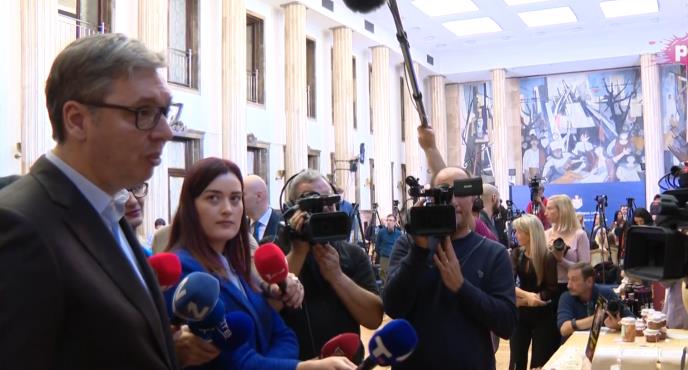 Aleksandar Vučić (2).png