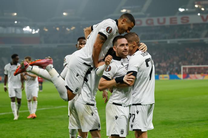 Andrija Živković na utakmici protiv Lila