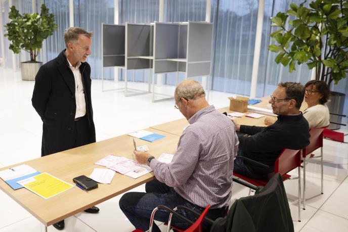 dutch01 EPA Olaf Kraak.jpg