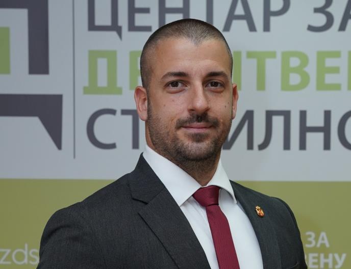 Dejan Lisica