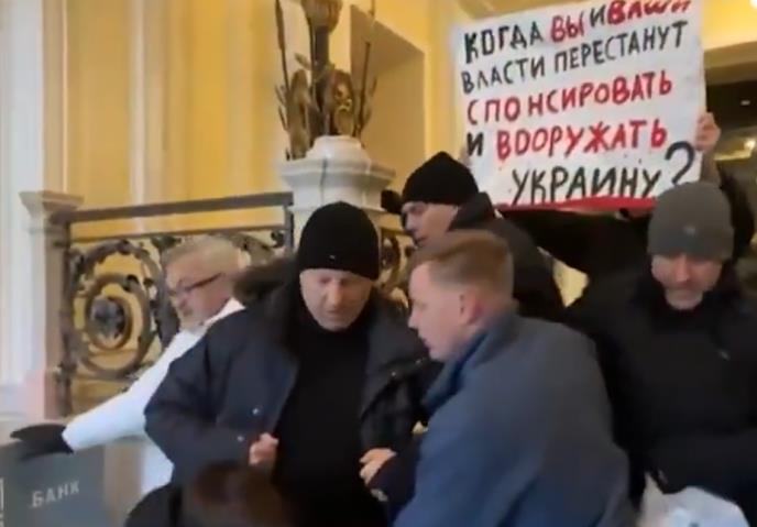 Sankt Peterburg napad na poljskog ambasadora poljski ambasador napadnut u Rusiji