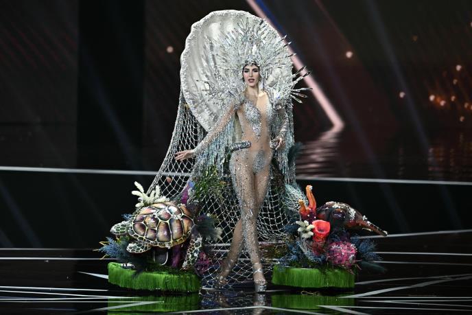 Stefani Abasali, druga pratilja Mis Univerzuma 2025