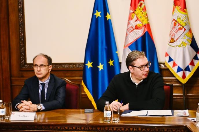 Aleksandar Vučić NIS sastanak (16).jpg