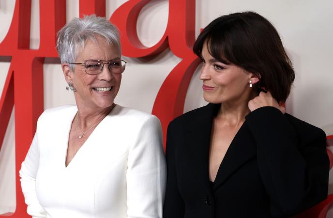 Džejmi Li Kertis, Ema Mek