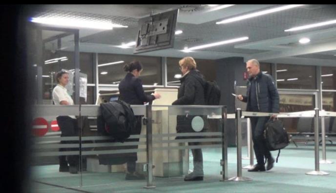 Zagorka Dolovac i Miljko Radisavljević na aerodromu