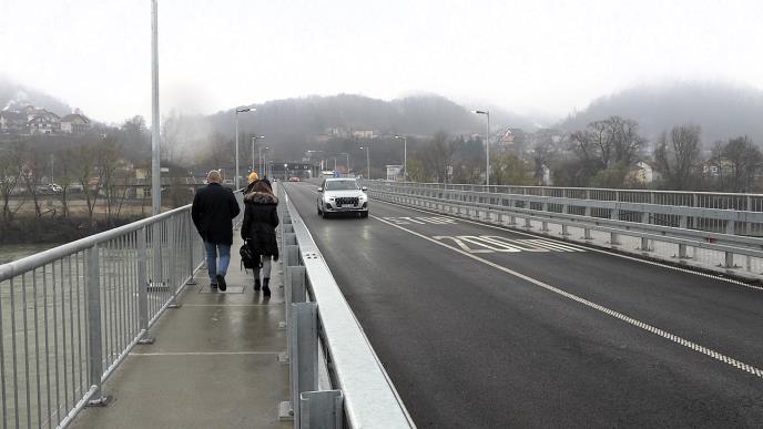 MALI ZVORNIK - Bezbednije i za pešake (1).jpg