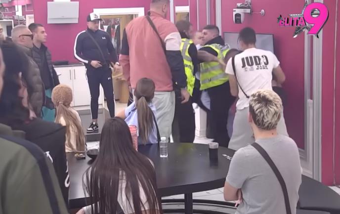 Tuča Aneli Ahmić i Asmina Gurdžića