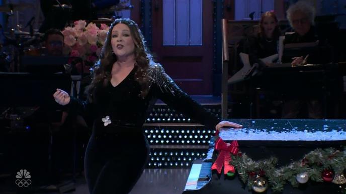 Melisa Mekarti gostuje u Saturday Night Live 2025. godine