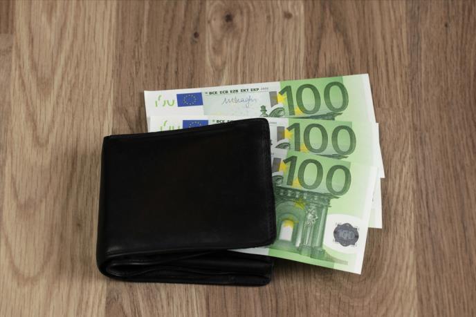 Novčanik pun para