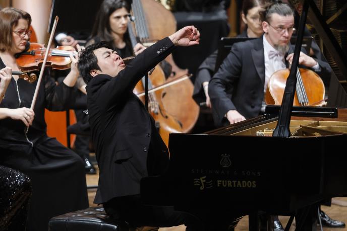 spaktakularni lang lang, foto m.djokovic.jpg