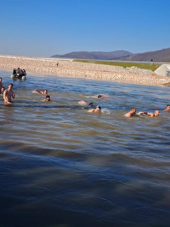 Takmičenje za Časni Bogojavljenski Krst u Trsteniku.jpg