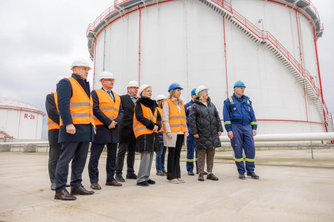 Dubravka Đedović Handanović u obilasku novih rezervoara u Smederevu