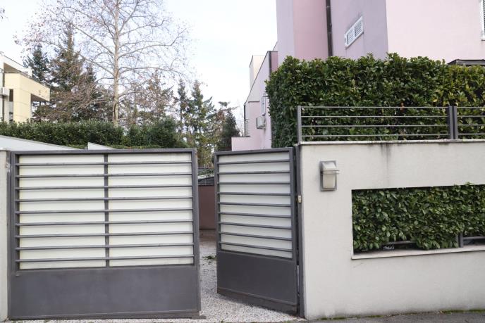 Zdravko Čolić bačena bomba vila Dedinje (3).jpeg