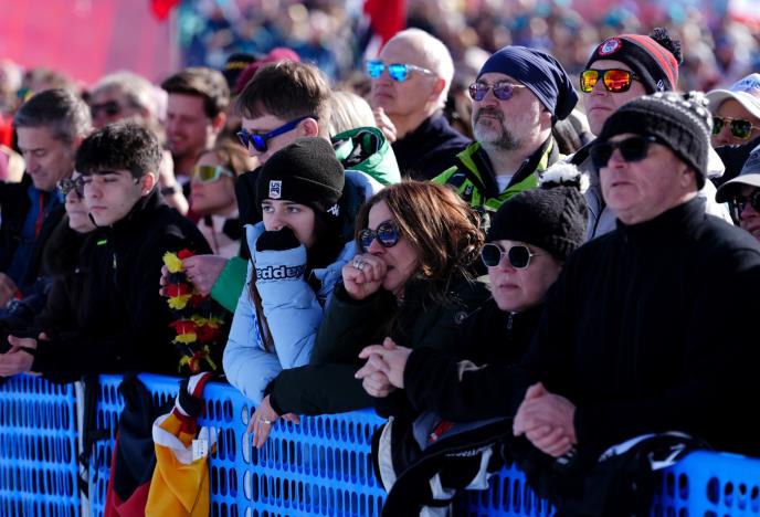 Publika posle pada Lindzi Von na Zimskim olimpijskim igrama