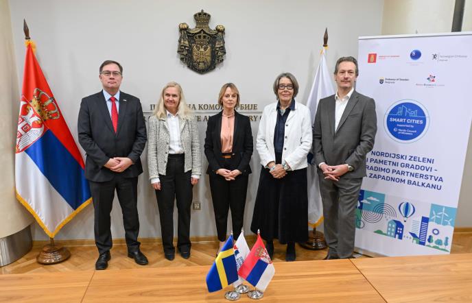 Fotografija 1 Niklas Lindkvist (Ambasador Finske), Kristin Melsom (Ambasador Norveške), Šarlot Semelin (Ambasador Švedske), Pernile Dele Kardel (Ambasador Danske) i Mihailo Vesović (Zamenik predsednika Privredn